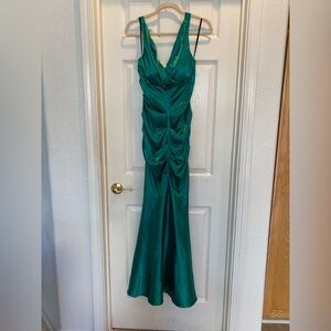 Elegant Emerald Mermaid Evening Gown